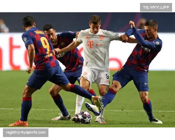 拜仁巴黎一役攻防数据对比 十人作战仍不落下风